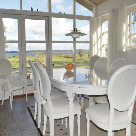Сasa de vacaciones Three-bedroom Holiday In