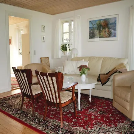 Three-bedroom Holiday In