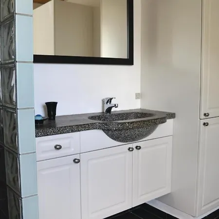 Сasa de vacaciones Three-bedroom Holiday In *