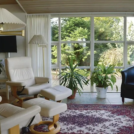 Сasa de vacaciones Three-bedroom Holiday In